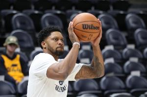 坚守和拼搏 坚守和拼搏