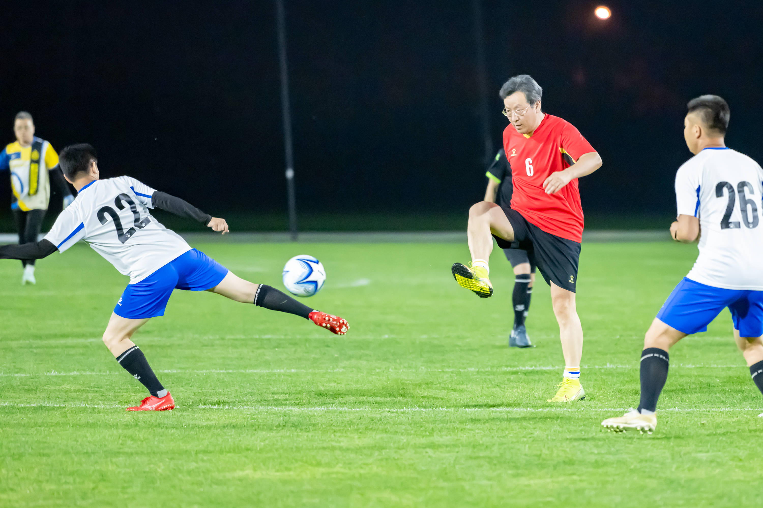 本賽季甫一 本賽季甫一