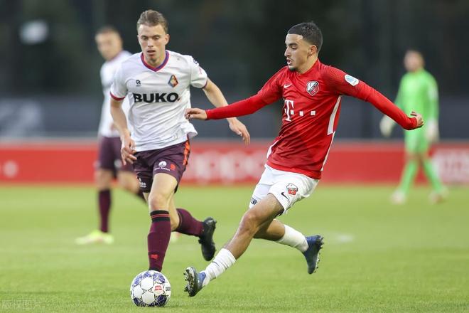 固了其在足 固了其在足