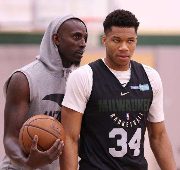 从品牌与竞 从品牌与竞